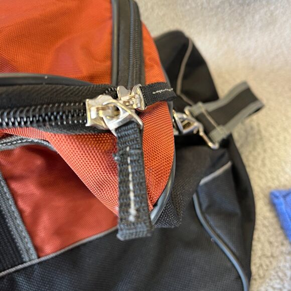 Samsonite Carry On Overnight Shoulder Bag Travel Duffle Weekender Luggage - Picture 5 of 15